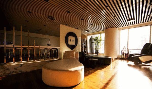 陌陌“豹变”：陌生人最为熟悉 赚钱是硬道理