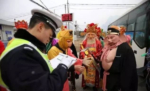 老司机玩陌陌玩出了一个发财的好方法