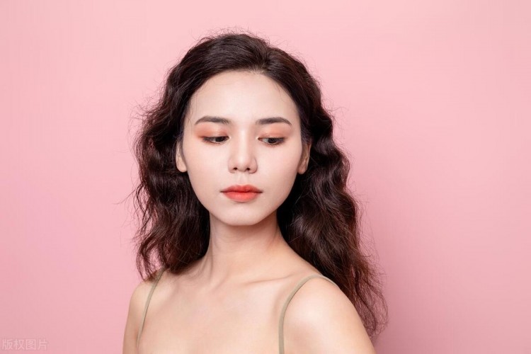 如何才能约会到附近的美女